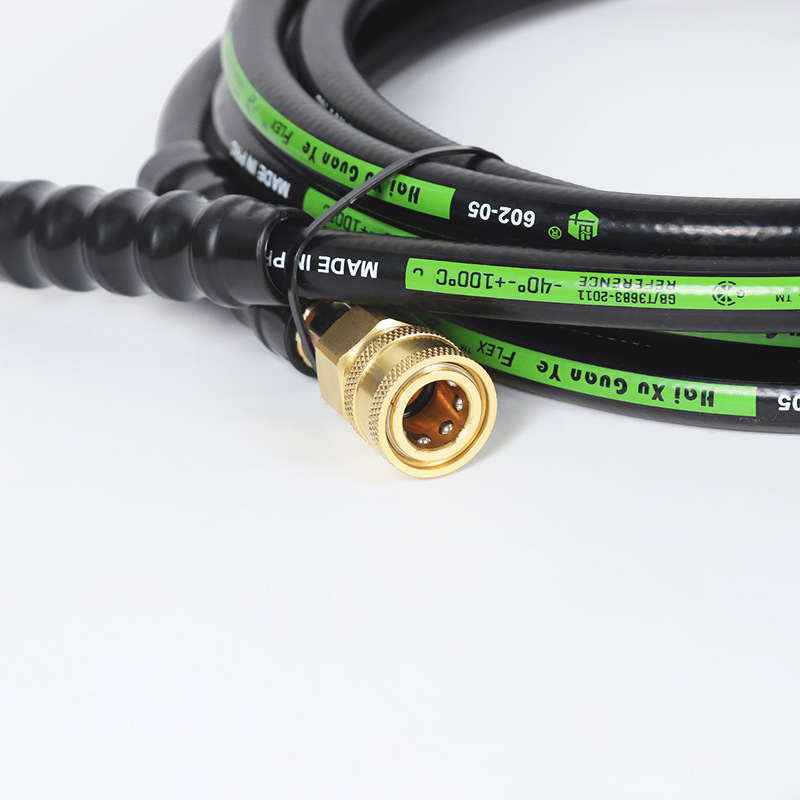 Desbloqueando tuberías de agua de alta presión en alcantarillas domésticas