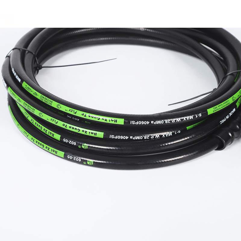 Desbloqueando tuberías de agua de alta presión en alcantarillas domésticas